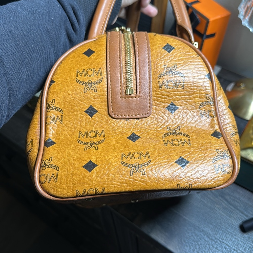 !!!!SOLD!!!! MCM Tan and Brown Satchel with Iconic Monogram - Picture 10 of 17